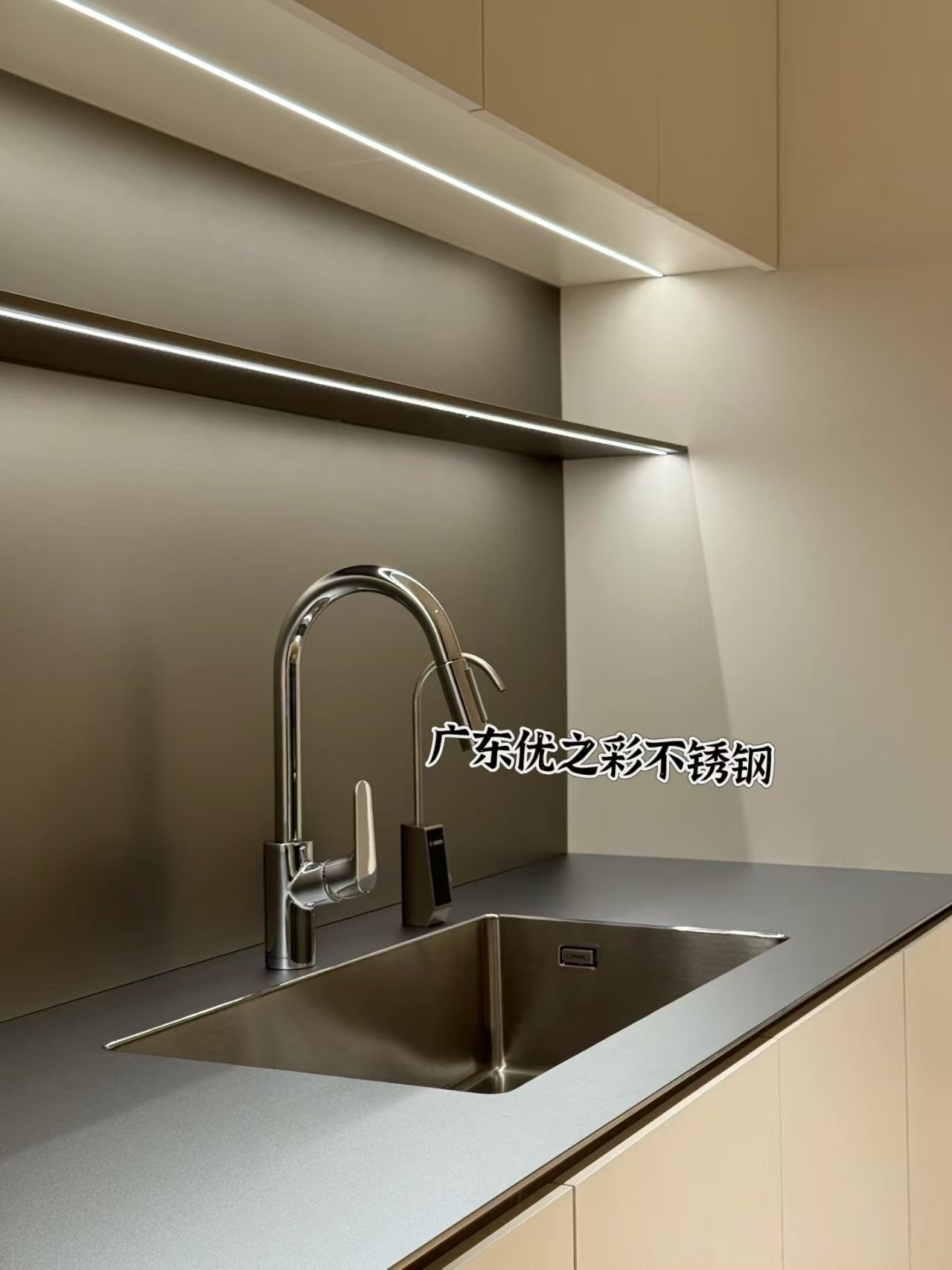 “廚房臺(tái)面選不銹鋼？一篇文章告訴你它有多強(qiáng)！”